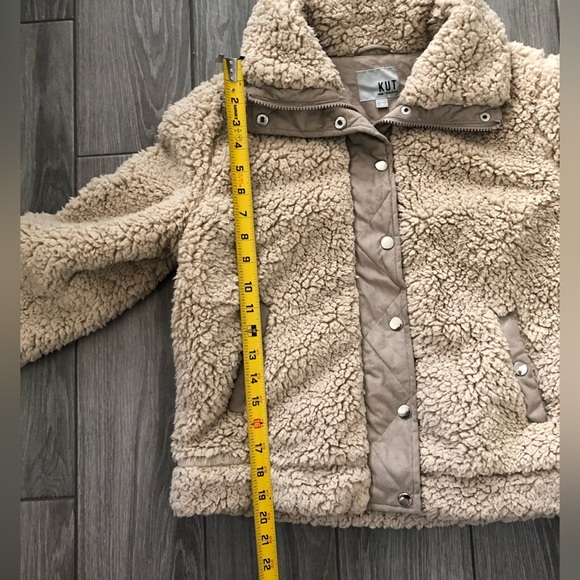 Kut from the Kloth|Tan Teddy jacket with front pockets•••Perfect for fall/winter - Picture 12 of 15